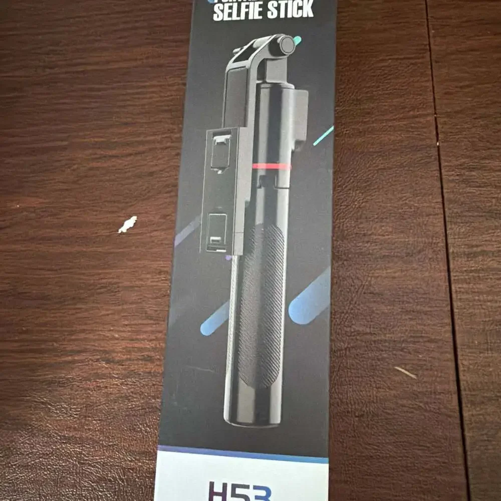 Portable Wireless Bluetooth Selfie Stick - Brand‎ New in Box